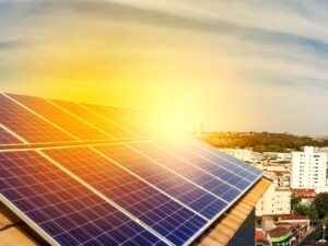 Usar una bomba sumergible con energía solar